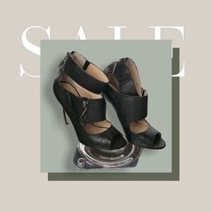 🖤 Black croc print ankle high heel